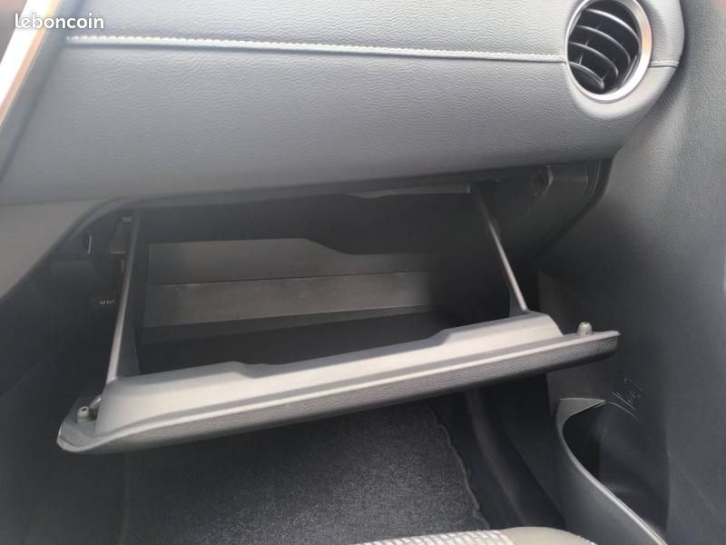 Toyota Auris HSD 136h Dynamic (image 27)
