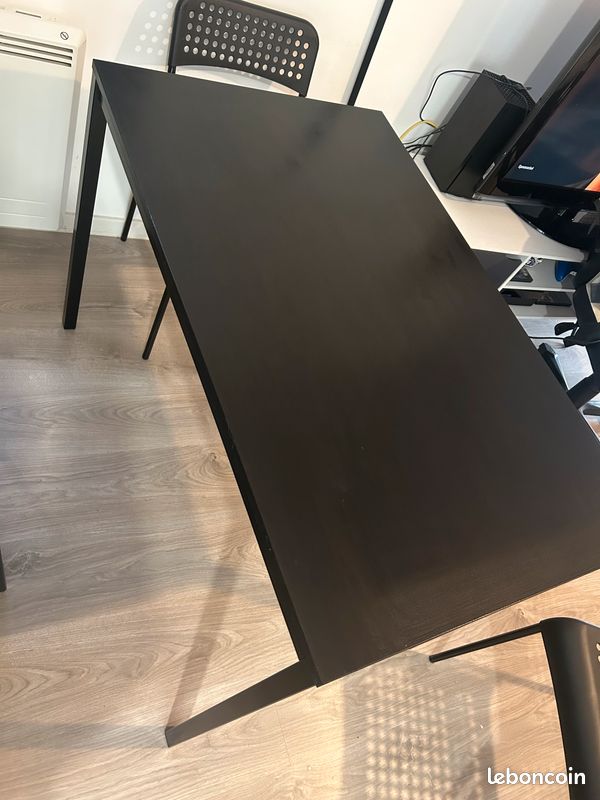 Table Ikea (image 1)