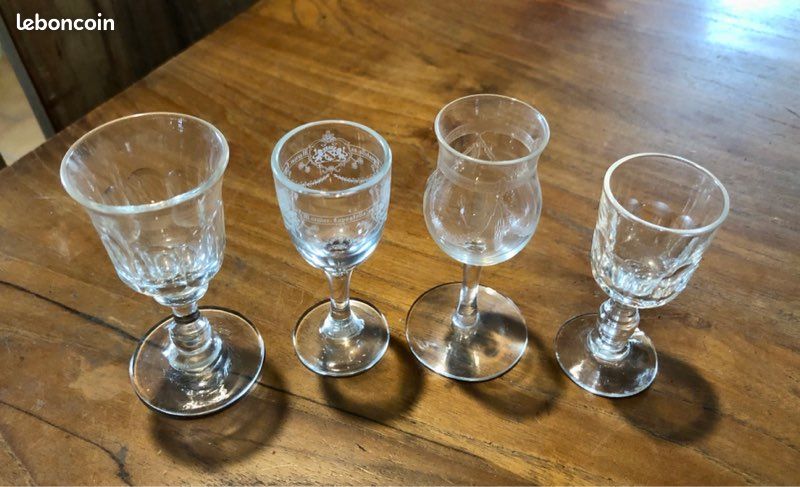 Lot De 3 Verres à Liqueur Anciens En Verre - Décor Fleurs émaillées - Vintage