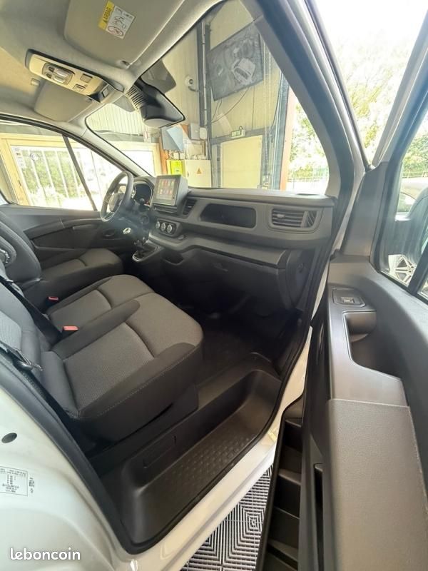 Renault Trafic FOURGON FG BLUE DCI 130 L1H1 2T8 GSR2 ADVANCE 24 567 HT / 29 480,00 TTC (image 19)