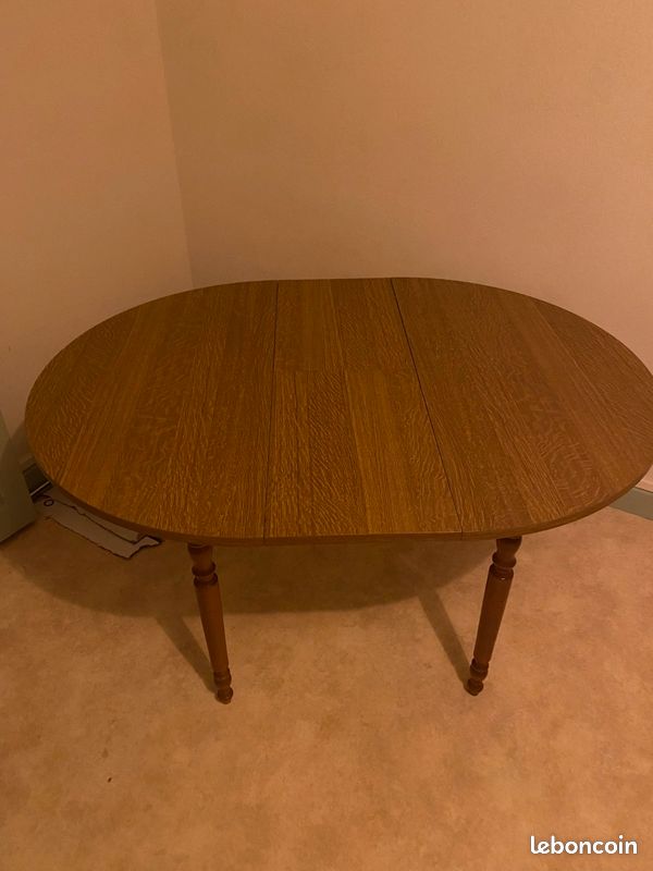 Table en bois (image 1)