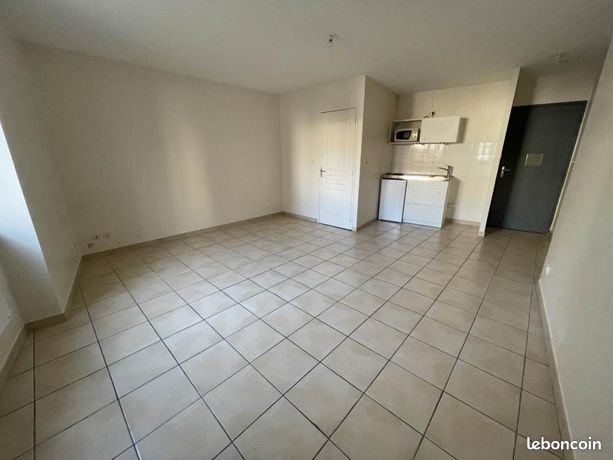 Studio 1 pièce 27 m²