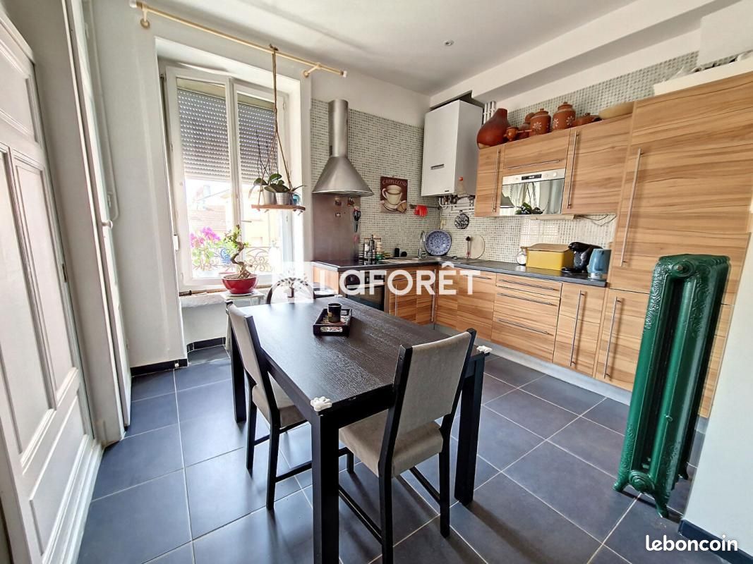 Appartement 4 pièces 100 m² · à Oullins-Pierre-Bénite · 100 m² · 396 000 €