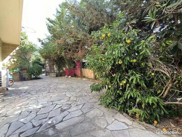 Villa 7 pièces 233 m² — 9
