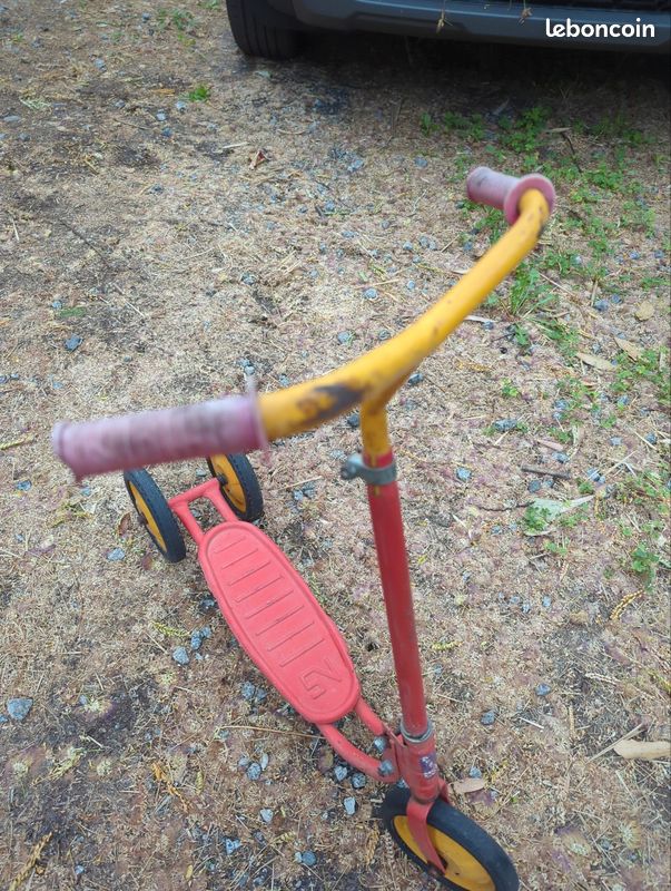 Je vends une ancienne trottinette 3 roues vintage (image 3)