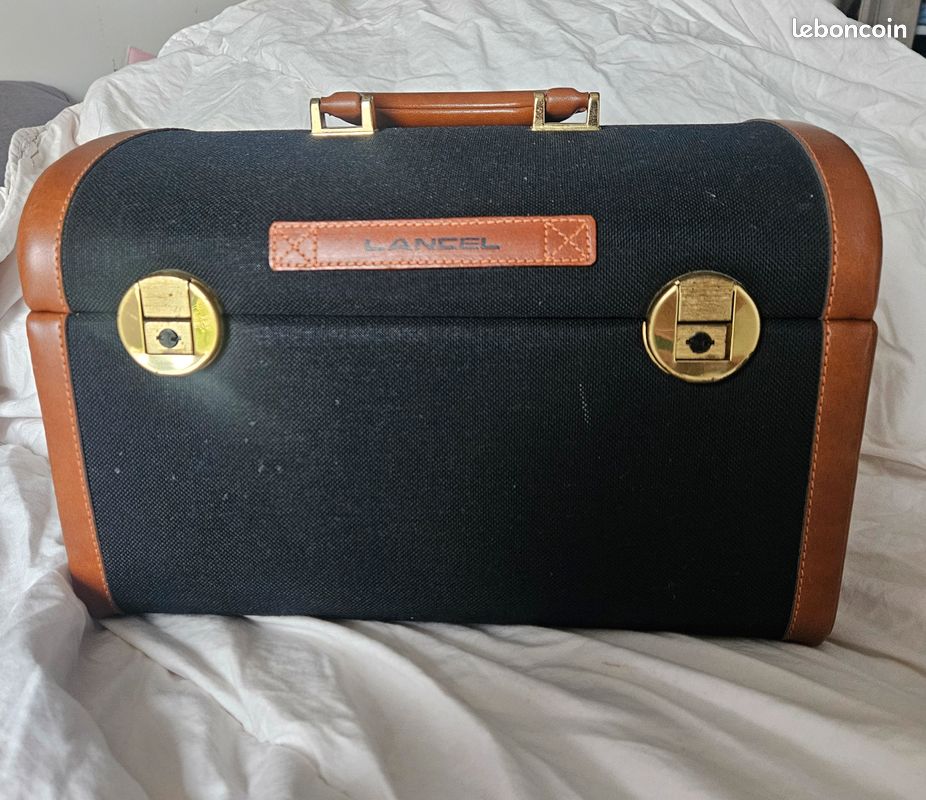 Leather vanity case lancel unisex Accessoires Bagagerie