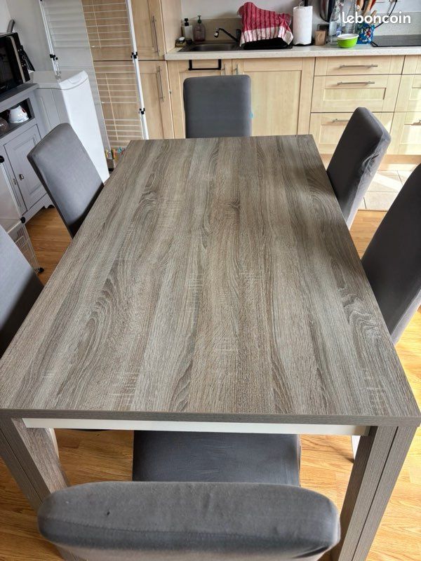 Table avec chaise (image 2)