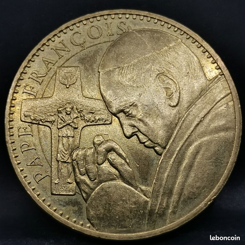 Médaille Souvenir Pape François – Pièce De Collection Dorée Avec Boîtier – Idée Cadeau Et Déco Bureau