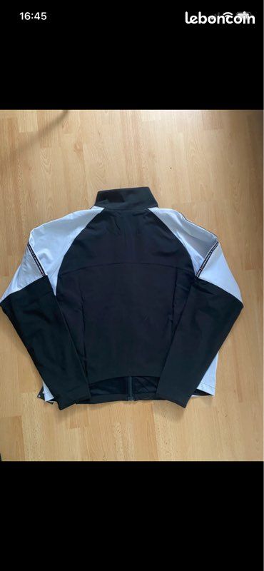 Veste under armour noir & blanc- neuve avec étiquette (image 2)