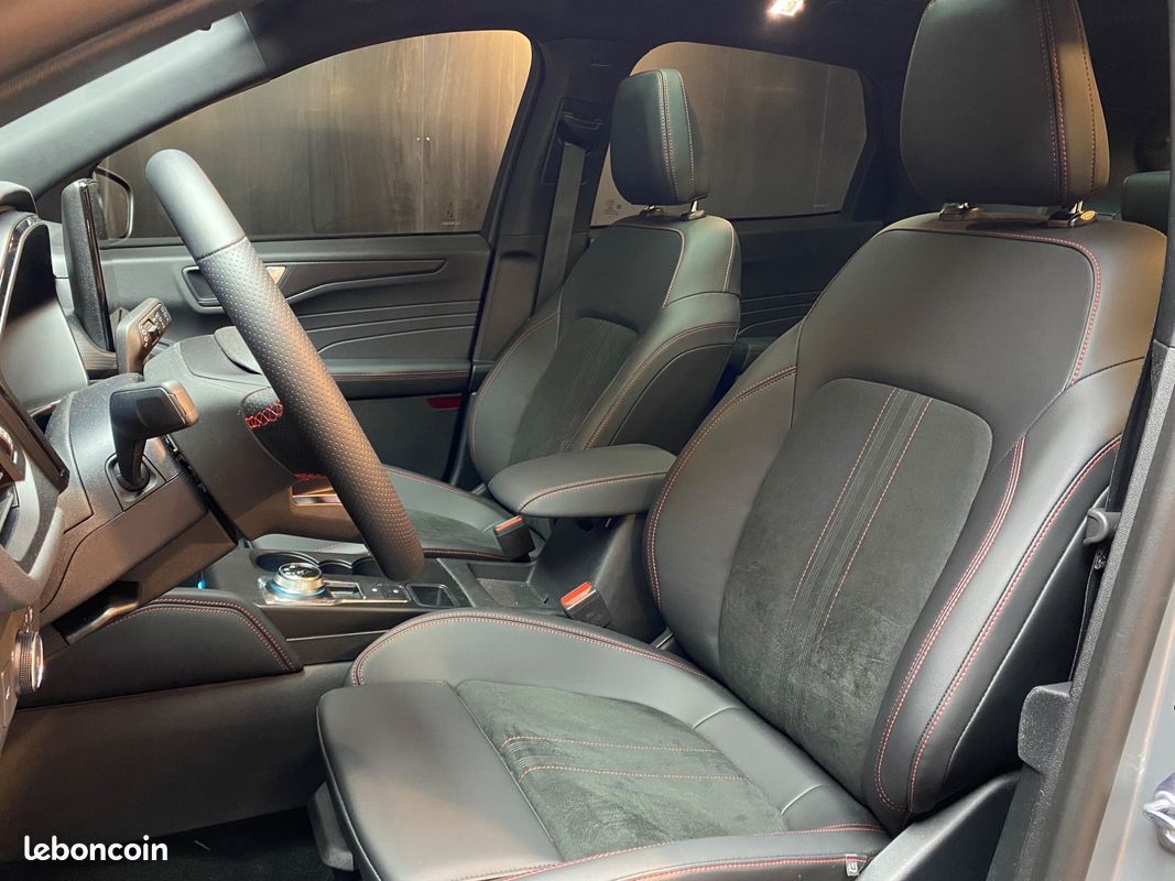 FORD KUGA 2.5 DURATEC 180H 150 HYBRID FHEV ST LINE X 4X2 / TOIT OUVRANT PANORAMIQUE / CARPLAY / CAMÉRa 360 (image 11)