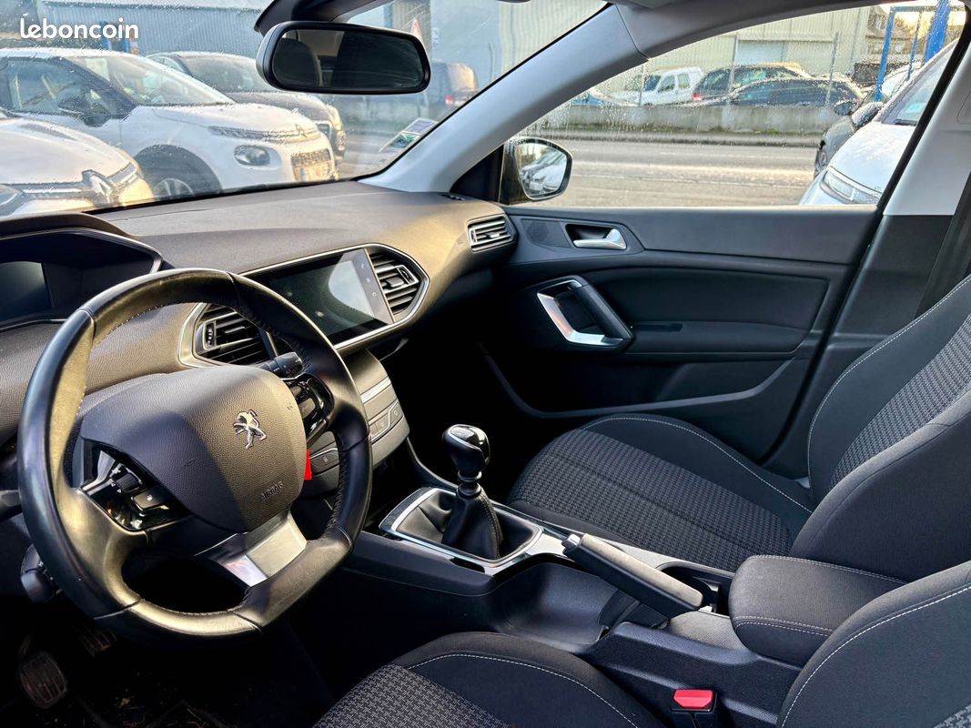 Peugeot 308 (image 10)