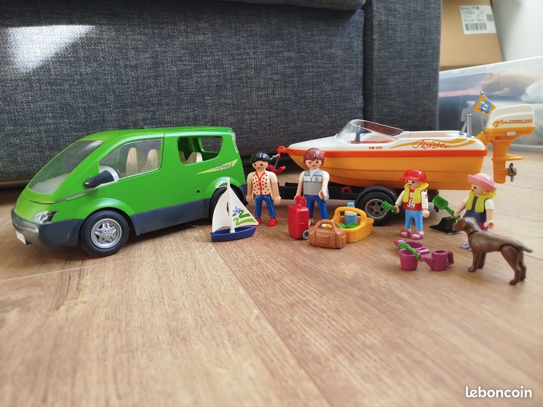 Playmobil 4144 - Voiture Familiale Avec Remorque Porte-bateaux - Neuf - Family Fun