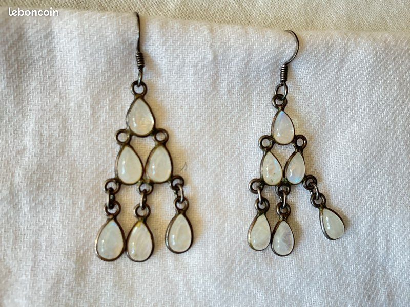 Élégantes boucles d’oreilles lustres en argent 925 et pierres de lune (image 4)