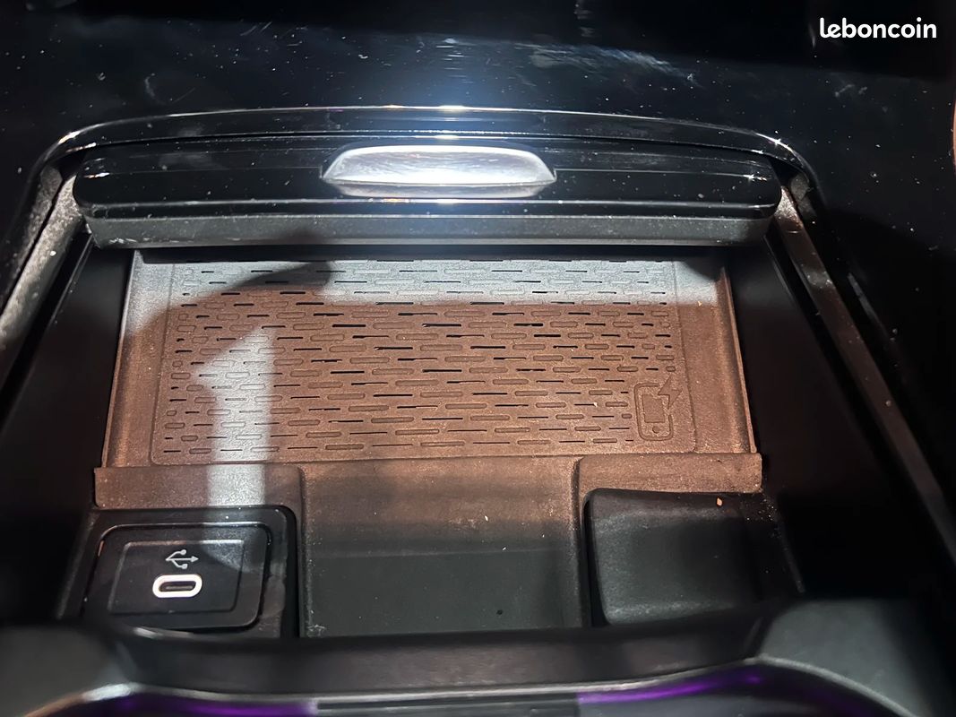 Mercedes-Benz CLASSE CLA 250e AMG Line - Suivi chez Mercedes - Full Options - Camera 360° - Carplay - Toit Ouvrant - Sieges avant Chauffants - Affichage tête haute (image 38)