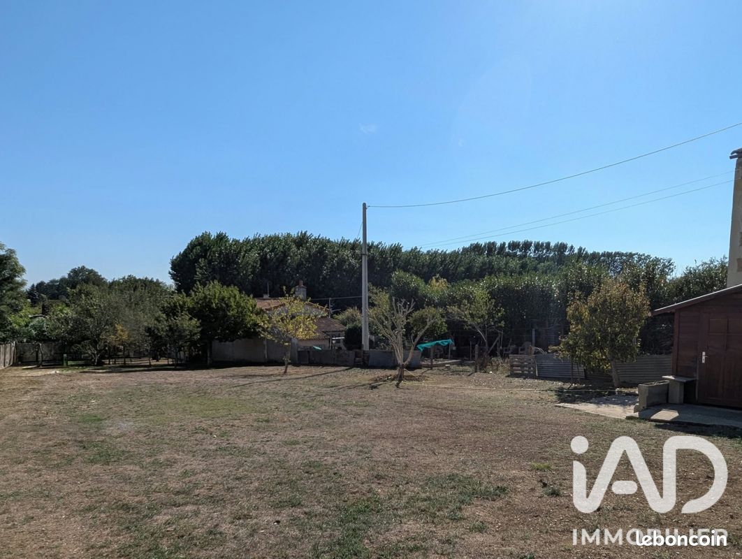 Terrain 1261 m² · à Pas-de-Jeu · 1 261 m² · 23 000 €