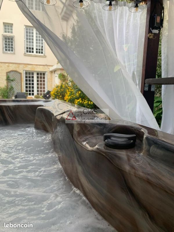 Maison 8 pièces 270 m² · à Cadillac-sur-Garonne · 270 m² · 385 000 €