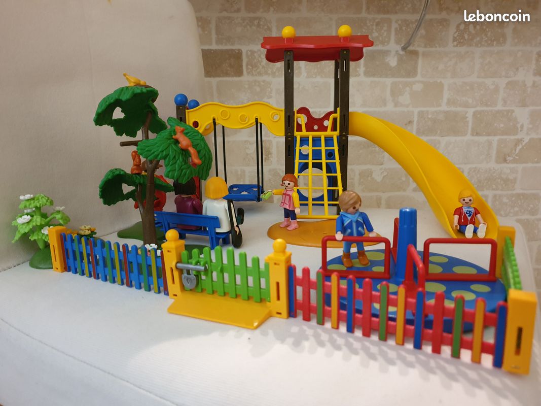 Square pour enfants avec jeux Playmobil (5568) (image 1)