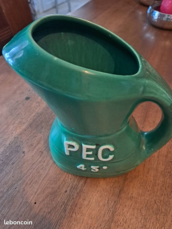 Pichet publicitaire ancien- Marque PEC 45 - anse reconstituée dans le passé (voir photos) (image 1)