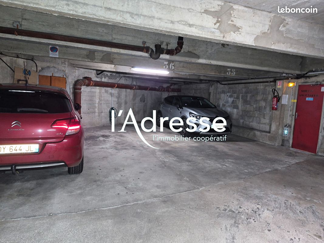 Parking 12 m² · à Paris · 12 m² · 100 €/mois