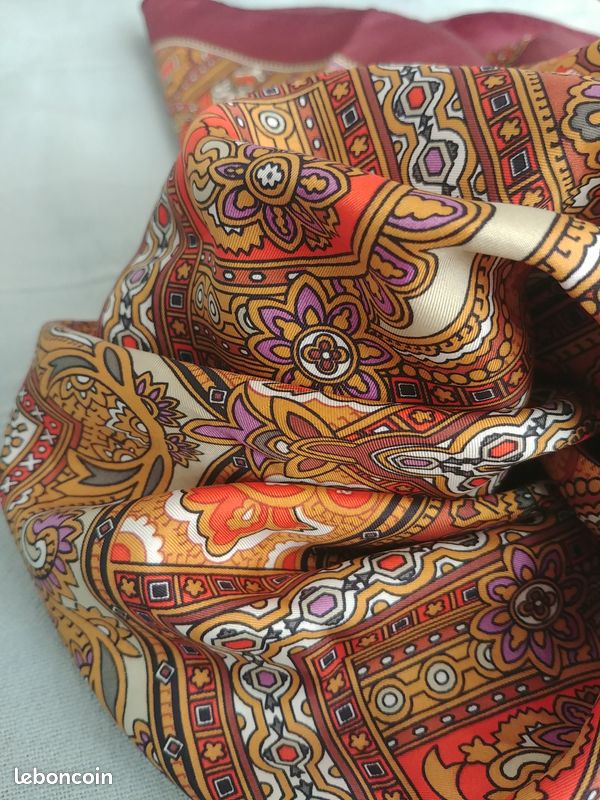 Foulard carré russe en soie 100% (image 1)