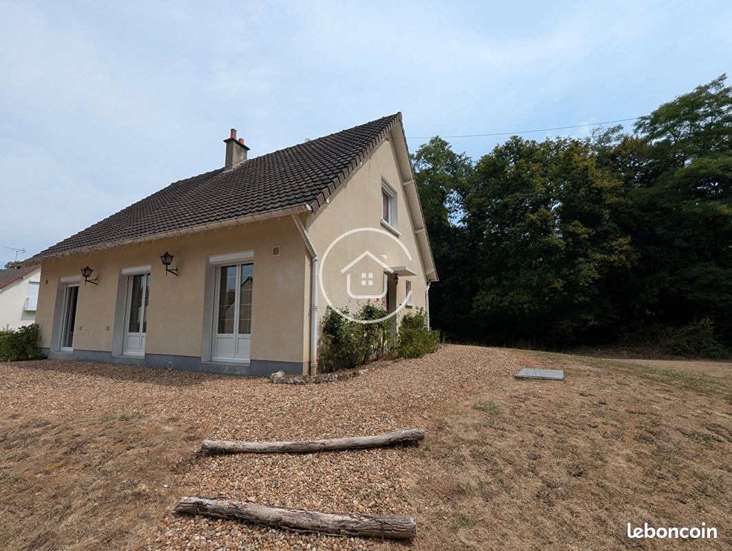 Maison 6 pièces 115 m² · à Cellettes · 115 m² · 185 000 €