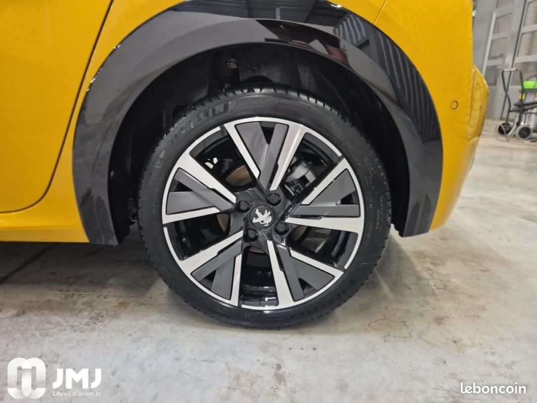Peugeot 208 PureTech 100 S&S BVM6 GT (image 7)