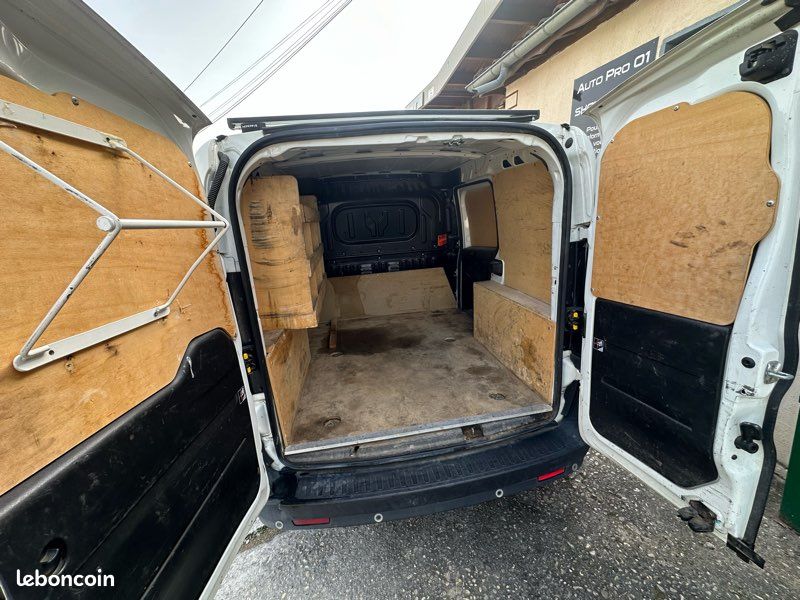 Opel Combo 1.3 CDTI 95 cv L1H1 PACK CLIM + 2017 MOTEUR A CHAÎNE (image 8)