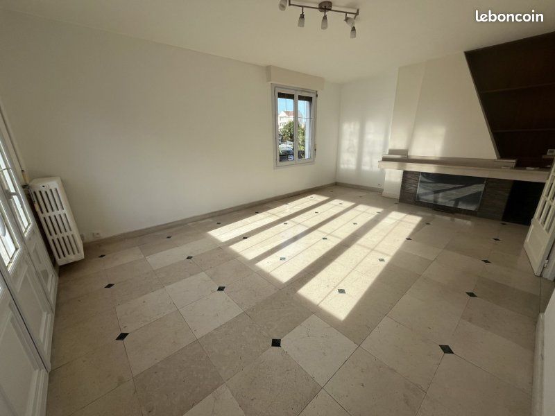 Appartement 4 pièces 95 m² · à Troyes · 95 m² · 825 €/mois
