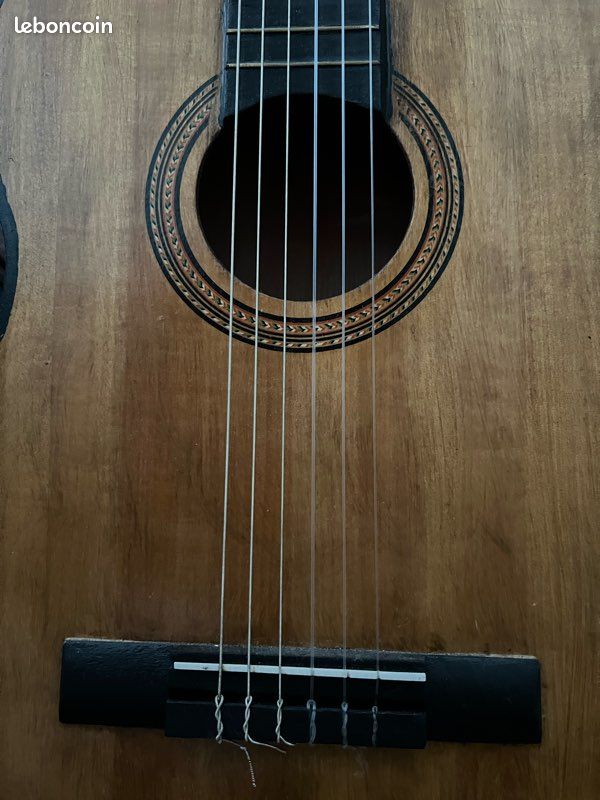 Guitare avec support (image 6)