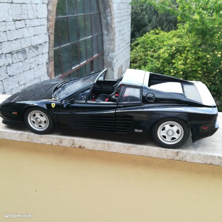 Pocher Ferrari Testarossa TARGA 1/8 schaalmodellen (image 5)
