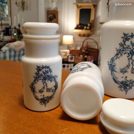 Vase avec couvercle - Opaline - Catawiki