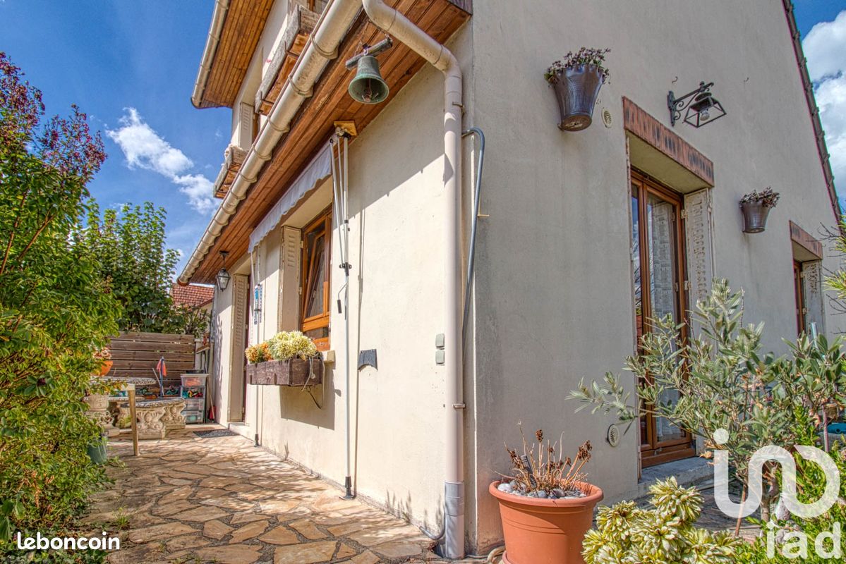 Maison 6 pièces 107 m² · à Chanteloup-les-Vignes · 107 m² · 315 000 €