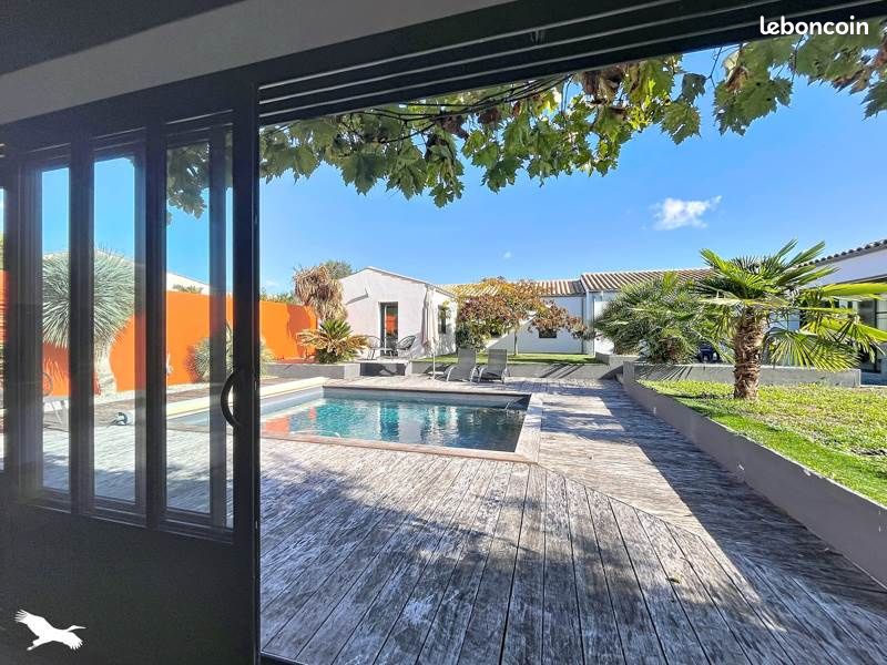 Maison 8 pièces 196 m² · à Bourgneuf · 196 m² · 769 900 €