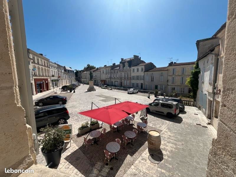 Appartement 4 pièces 65 m² · à Jonzac · 65 m² · 700 €