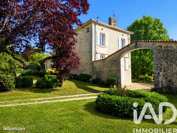 Maison 10 pièces 223 m²
