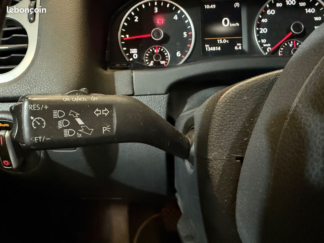 VOLKSWAGEN TIGUAN 2.0 TDI 110 FAP BlueMotion Technology Série Spéciale Lounge / COURROIE DE DISTRIBUTION A JOUR (image 19)