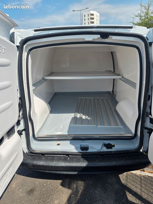 Renault Kangoo maxi isotherme 1.5 dci 90 3 places garantie 6 mois (image 4)