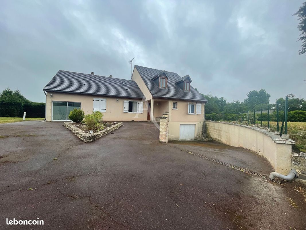 Maison 8 pièces 176 m² · à Gournay-en-Bray · 176 m² · 159 000 €