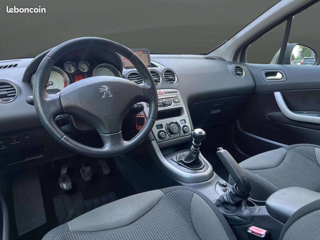 Peugeot 308 SW 1.6 E-HDI112 FAP FAMILY (image 15)