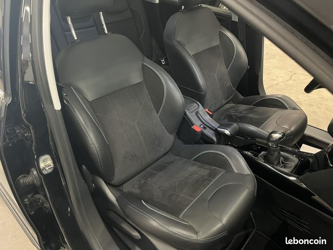 Peugeot 2008 1.6 HDI 100 CH CROSSWAY (image 16)