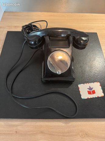 Téléphone Ancien En Bakélite Noir - 1945 - Fonctionnel - Objet Vintage