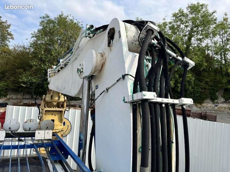 Liebherr R924B HD-SL + PINCE A FERRAILLES (image 22)