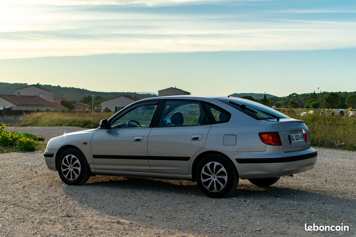 Hyundai Elantra 2.0L 139cv Excellent état, peu de kms, roule à l'éthanol/E85 Flexfuel (image 3)