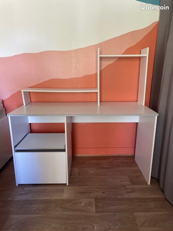 Bureau blanc - négociable (image 1)