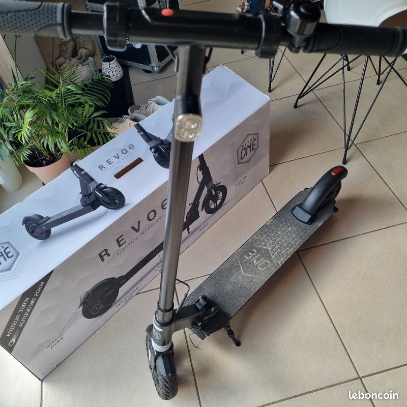 Revoe Clips Trotinette électrique Revoe one - Sport & Plein air