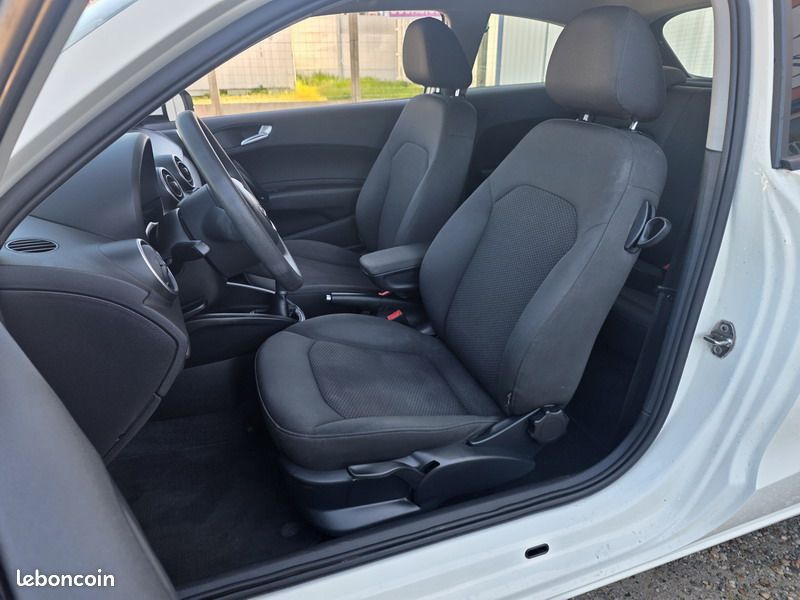 Audi A1 1.2L 85ch Attraction + Options *137000 kms (image 4)