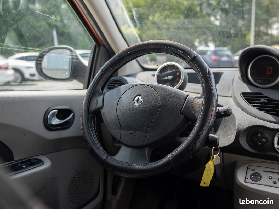 RENAULT TWINGO GT 1.2i 100Ch - DISTRIBUTION FAITE (image 16)