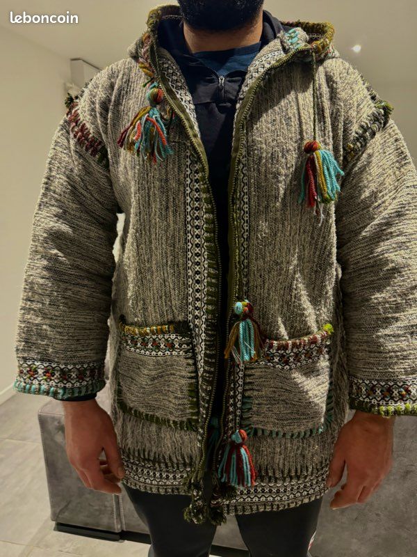 Cape Haute Couture en Laine unisexe – Pièce Unique Handmade (image 1)