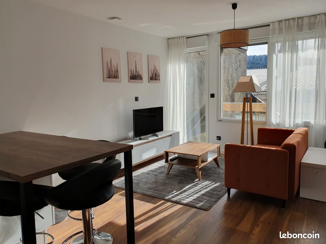 Appartement 2 pièces 43 m² · à Pontarlier · 43 m² · 885 €