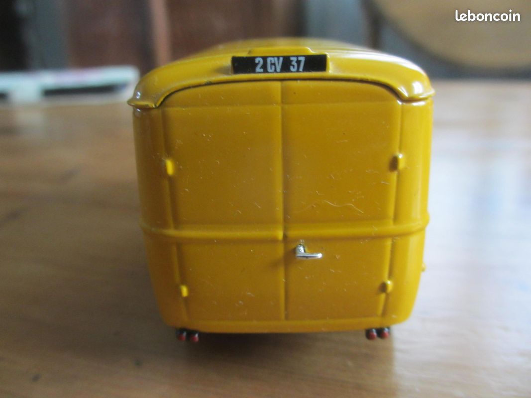 Modellino Rimorchio Roulotte Pinder Circo 1955 Scala 1:43 – Direkt Collections